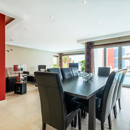 Вилла Capetown Marina Luxury - Private Pool *